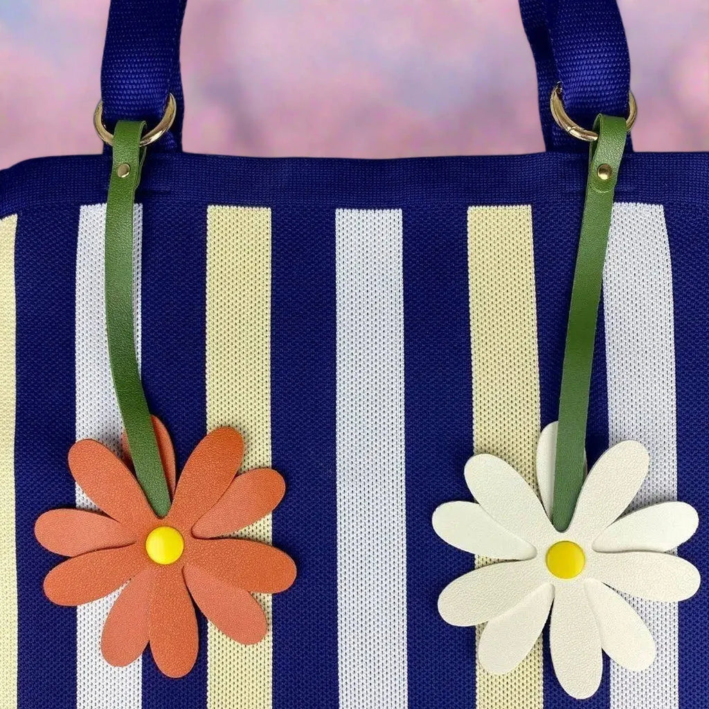 The Oversized Daisy Bag Charm